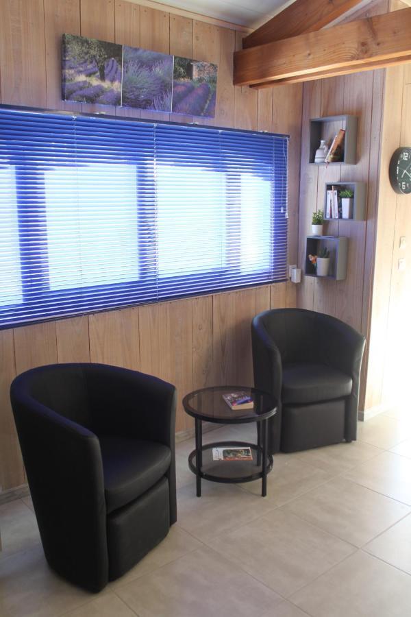 Appartement Les Jarres Bleues à Grillon Extérieur photo